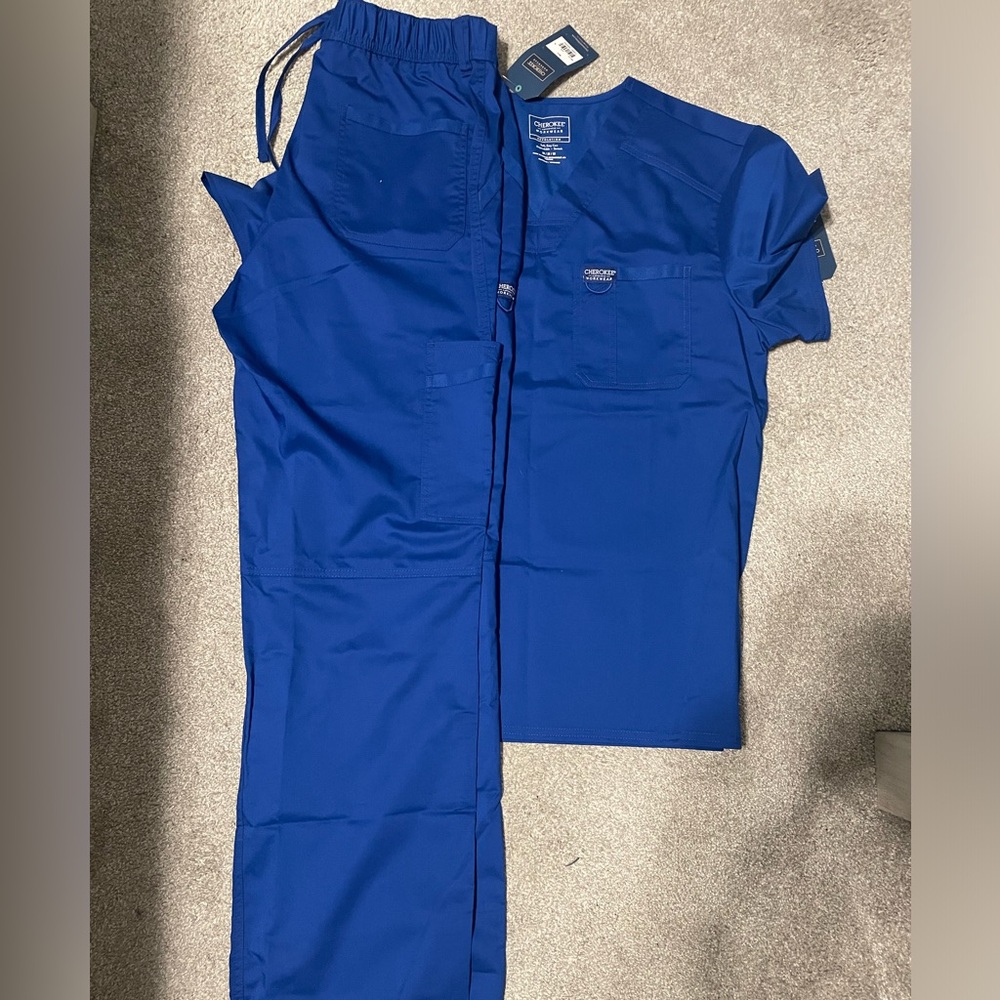 Medium Cherokee Revolution mens scrub set! Never worn and new with tags!